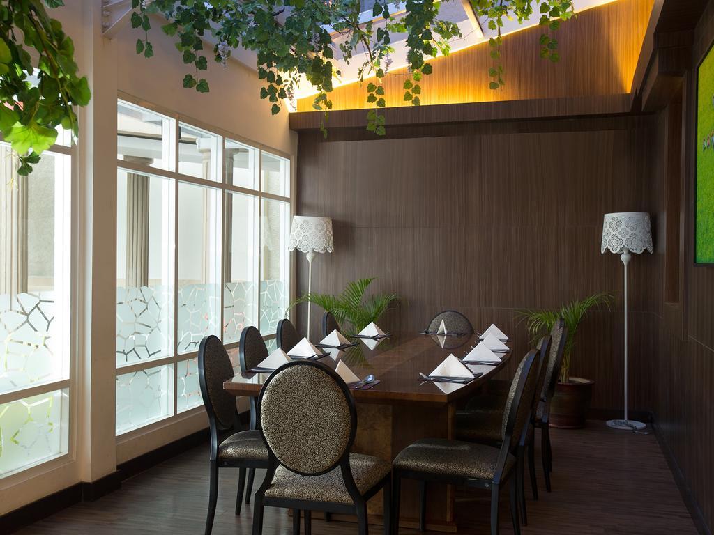 BW Kemayoran Hotel & Convention Powered By Archipelago Jakarta Exterior photo